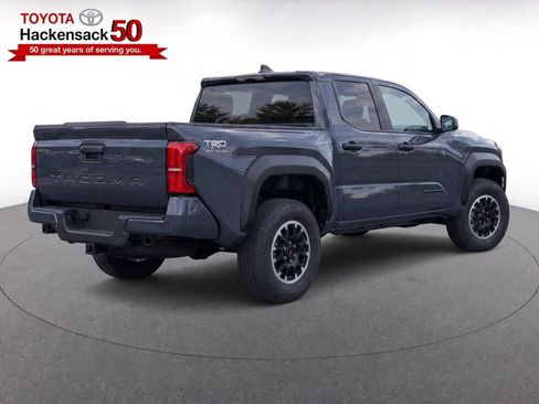Used 2024 Toyota Tacoma TRD Off-Road AWD/4WD image 4
