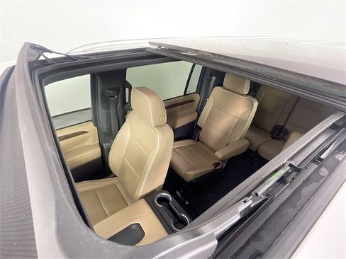 Used 2021 Chevrolet Suburban Premier w/ Premium Package image 24