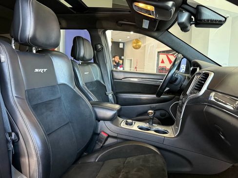 Used 2015 Jeep Grand Cherokee SRT AWD/4WD image 19