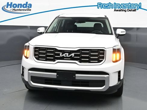 Used 2025 Kia Telluride S FWD image 3