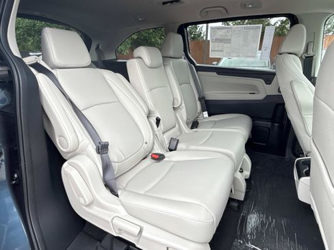 New 2026 Honda Odyssey EX-L image 16