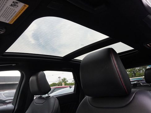 Used 2022 Ford Edge ST-Line image 23