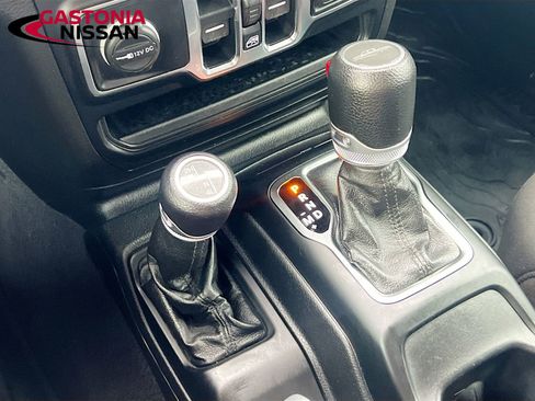 Used 2021 Jeep Gladiator Sport image 21