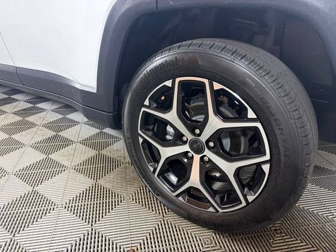 Used 2025 Jeep Compass Limited AWD/4WD image 21