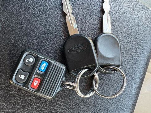 Used 2006 Ford Mustang Coupe image 60