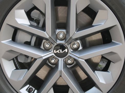 New 2025 Kia Telluride LX image 17