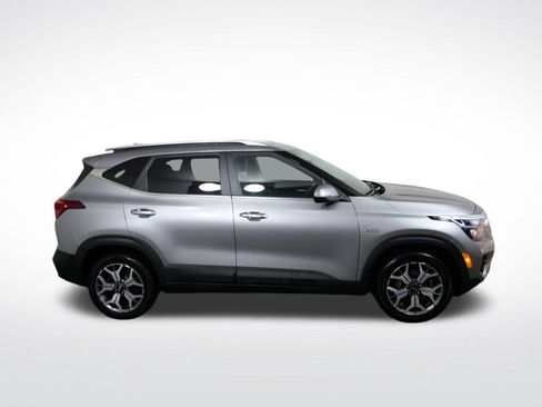 Used 2021 Kia Seltos EX AWD/4WD image 2