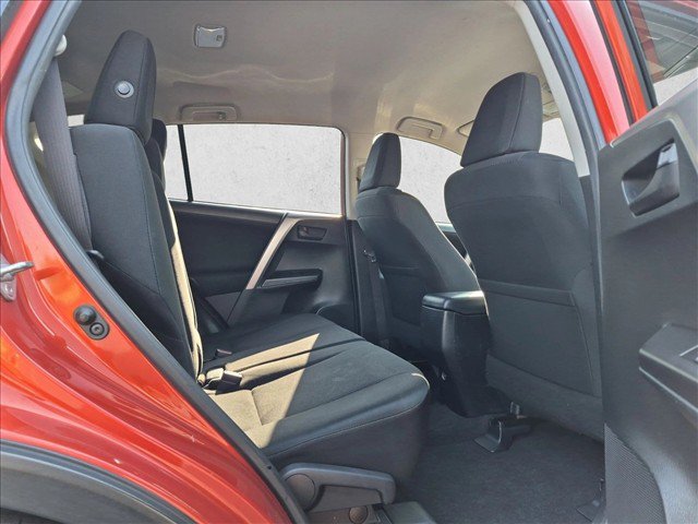 Used 2016 Toyota RAV4 LE FWD image 19