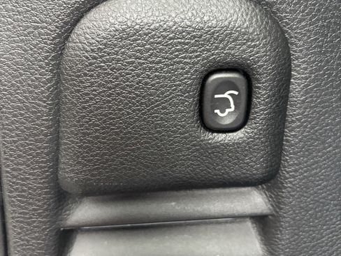 Used 2020 Jeep Grand Cherokee Overland image 18