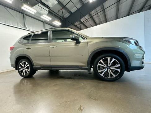 Used 2019 Subaru Forester Limited AWD/4WD image 3