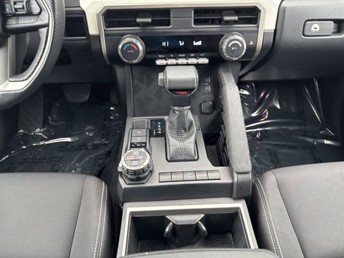 Used 2024 Toyota Tacoma TRD Off-Road AWD/4WD image 20