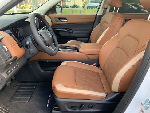 New 2026 Nissan Pathfinder Platinum image 20