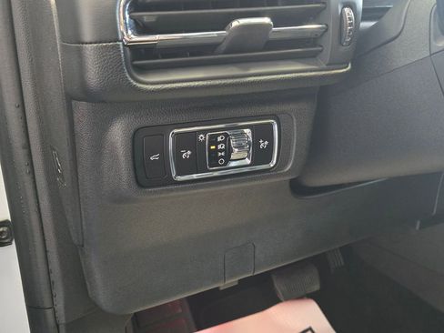 Used 2025 Lincoln Corsair Reserve w/ Jet Appearance Package image 13