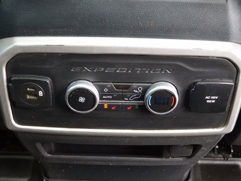 Used 2022 Ford Expedition Max Limited image 35