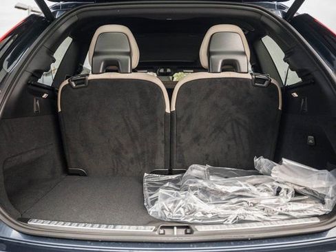 New 2026 Volvo XC90 B6 Plus image 9