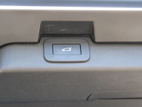 Used 2024 Land Rover Discovery S AWD/4WD image 45