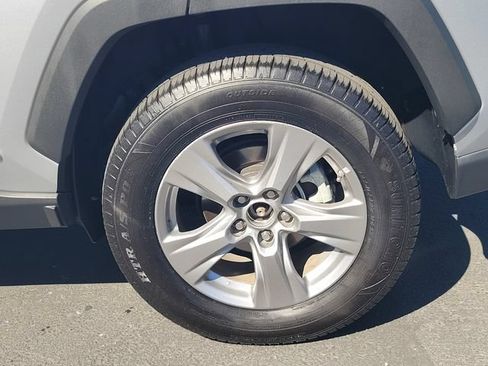 Certified 2022 Toyota RAV4 LE AWD/4WD image 11