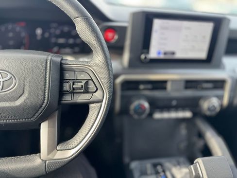 Used 2025 Toyota Tacoma TRD Off-Road image 8
