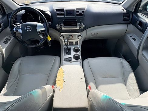 Used 2012 Toyota Highlander FWD image 20