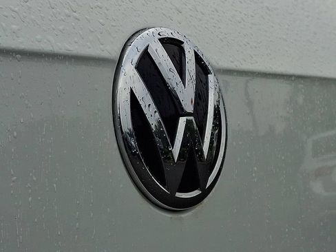 Used 2019 Volkswagen Tiguan SE AWD/4WD image 29