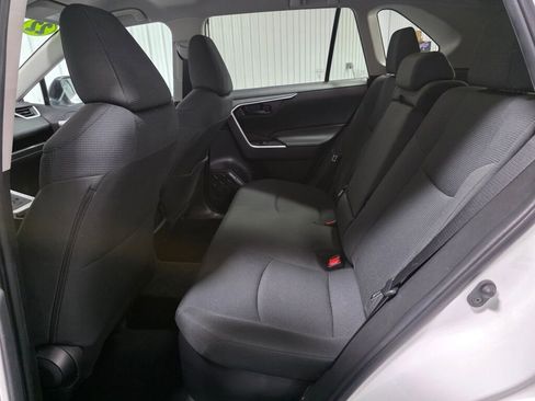 Used 2022 Toyota RAV4 LE AWD/4WD image 11
