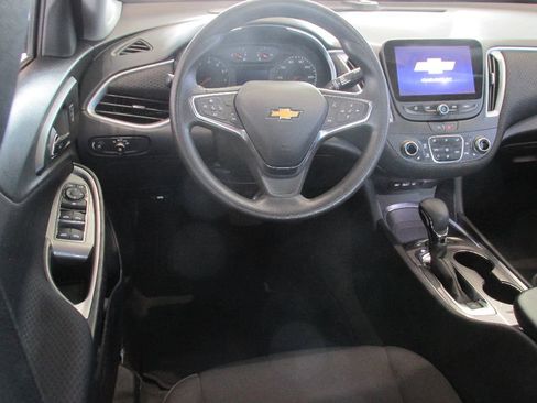 Used 2024 Chevrolet Malibu LT image 14