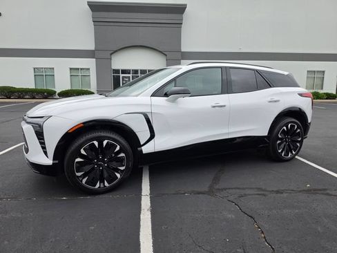 Used 2024 Chevrolet Blazer EV RS AWD/4WD image 11