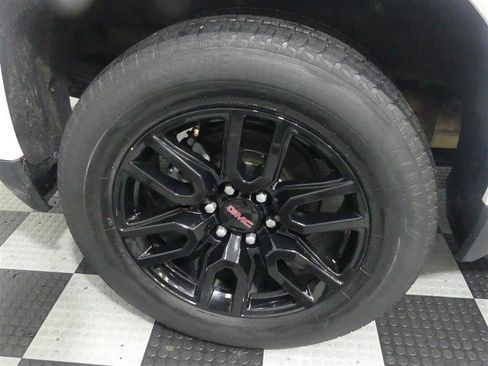 Used 2022 GMC Sierra 1500 Elevation w/ LPO, Elevation Black Package image 15