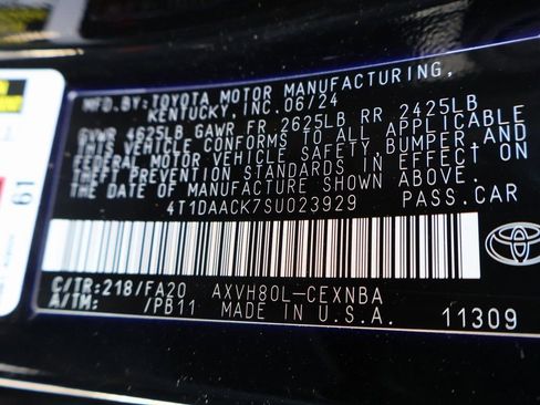 Used 2025 Toyota Camry LE image 38