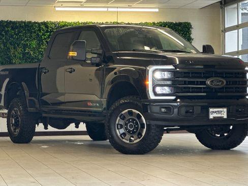 Used 2024 Ford F250 XLT w/ Black Appearance Package image 1