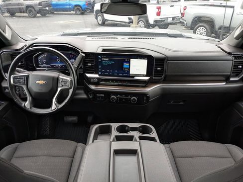 Used 2024 Chevrolet Silverado 3500 LT image 15