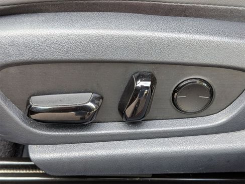 Used 2024 Lexus ES 350 w/ Premium Package image 16