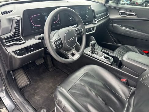 Used 2023 Kia Sportage LX image 18