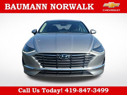 Used 2022 Hyundai Sonata SE w/ Cargo Package FWD image 2