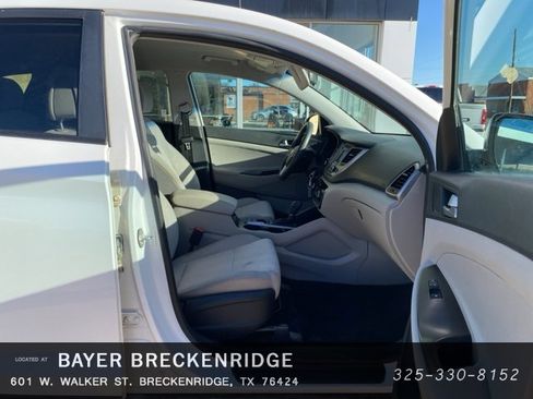Used 2018 Hyundai Tucson SE w/ Cargo Package image 20