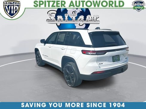 Used 2024 Jeep Grand Cherokee Altitude AWD/4WD image 7