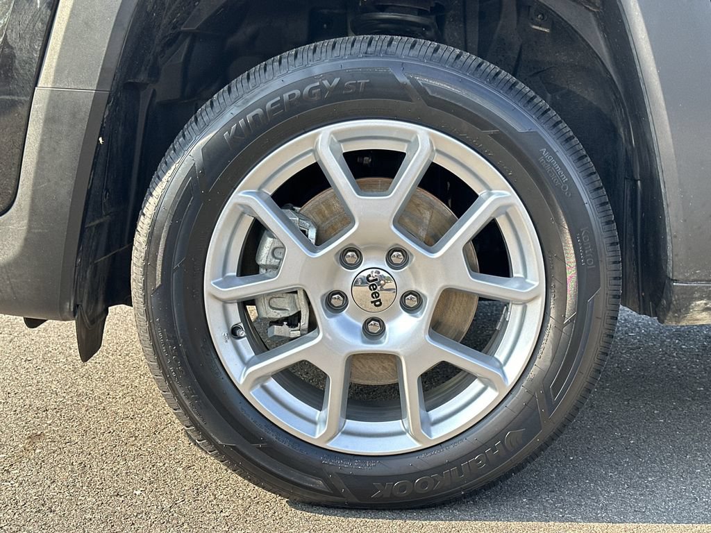Certified 2022 Jeep Renegade Latitude AWD/4WD image 16