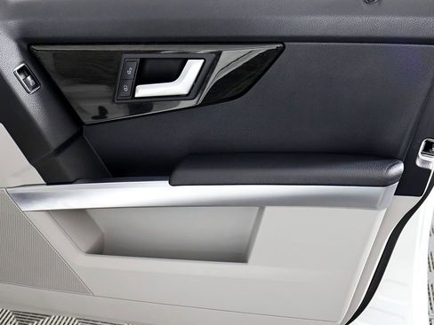 Used 2014 Mercedes-Benz GLK 250 BlueTEC 4MATIC image 41