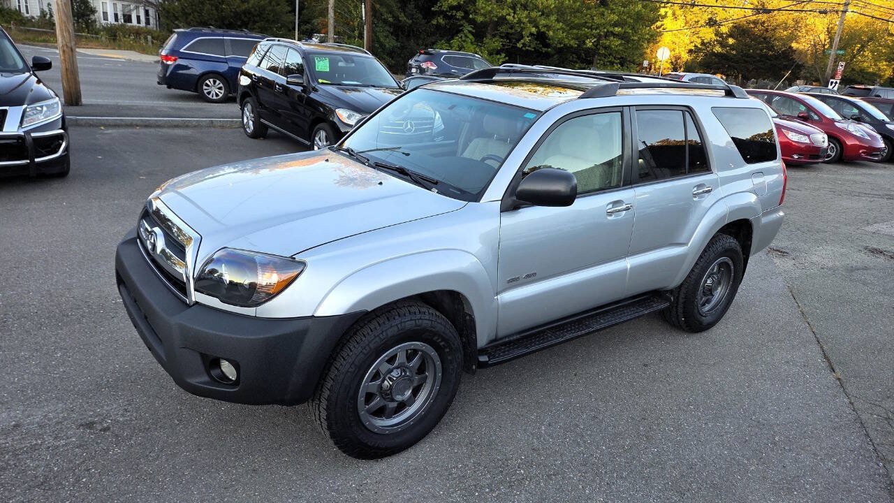 Used 2007 Toyota 4Runner SR5 AWD/4WD image 2