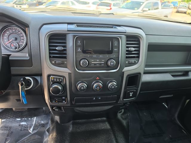 Used 2019 RAM 1500 4x4 Crew Cab Classic image 17