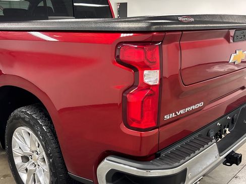 Used 2021 Chevrolet Silverado 1500 LTZ w/ Z71 Off-Road Package AWD/4WD image 17
