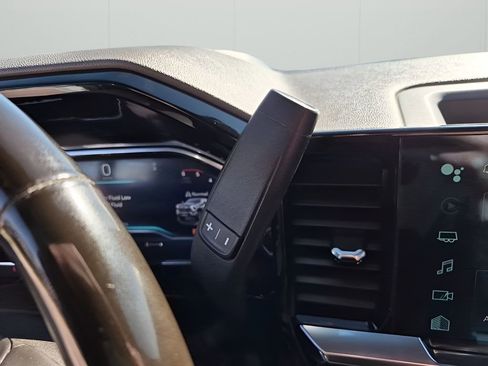 Used 2024 Chevrolet Silverado 2500 LTZ w/ LTZ Premium Package image 37