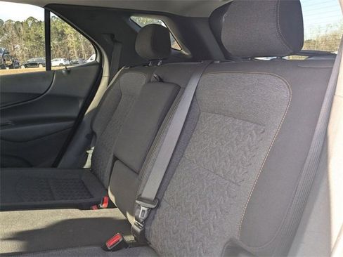 Used 2023 Chevrolet Equinox LT image 32