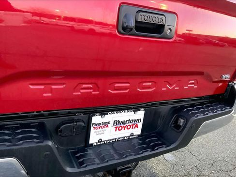 Certified 2018 Toyota Tacoma SR5 image 29