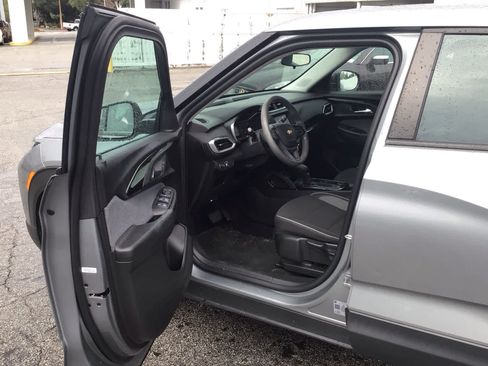 Used 2023 Chevrolet TrailBlazer LS w/ LPO, Blackout Package image 5