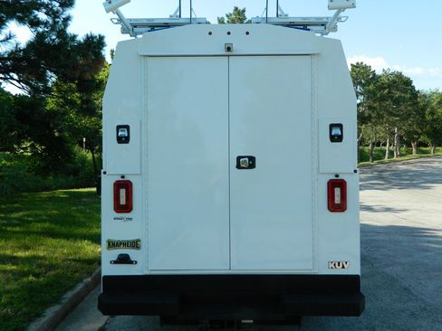Used 2023 Ford E-350 and Econoline 350 Super Duty w/ Power Windows & Locks Group RWD image 10