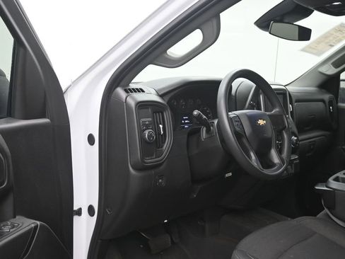Used 2024 Chevrolet Silverado 1500 Custom w/ Turbomax Blackout Package RWD image 10