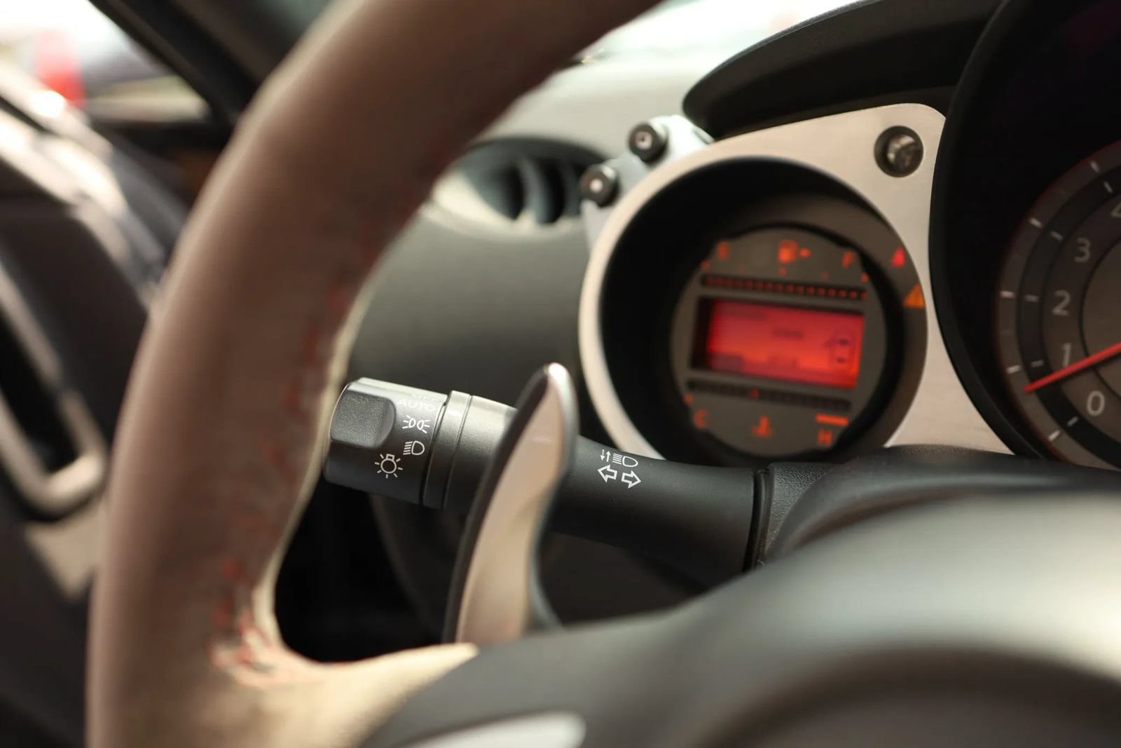 Used 2019 Nissan 370Z Touring RWD image 17