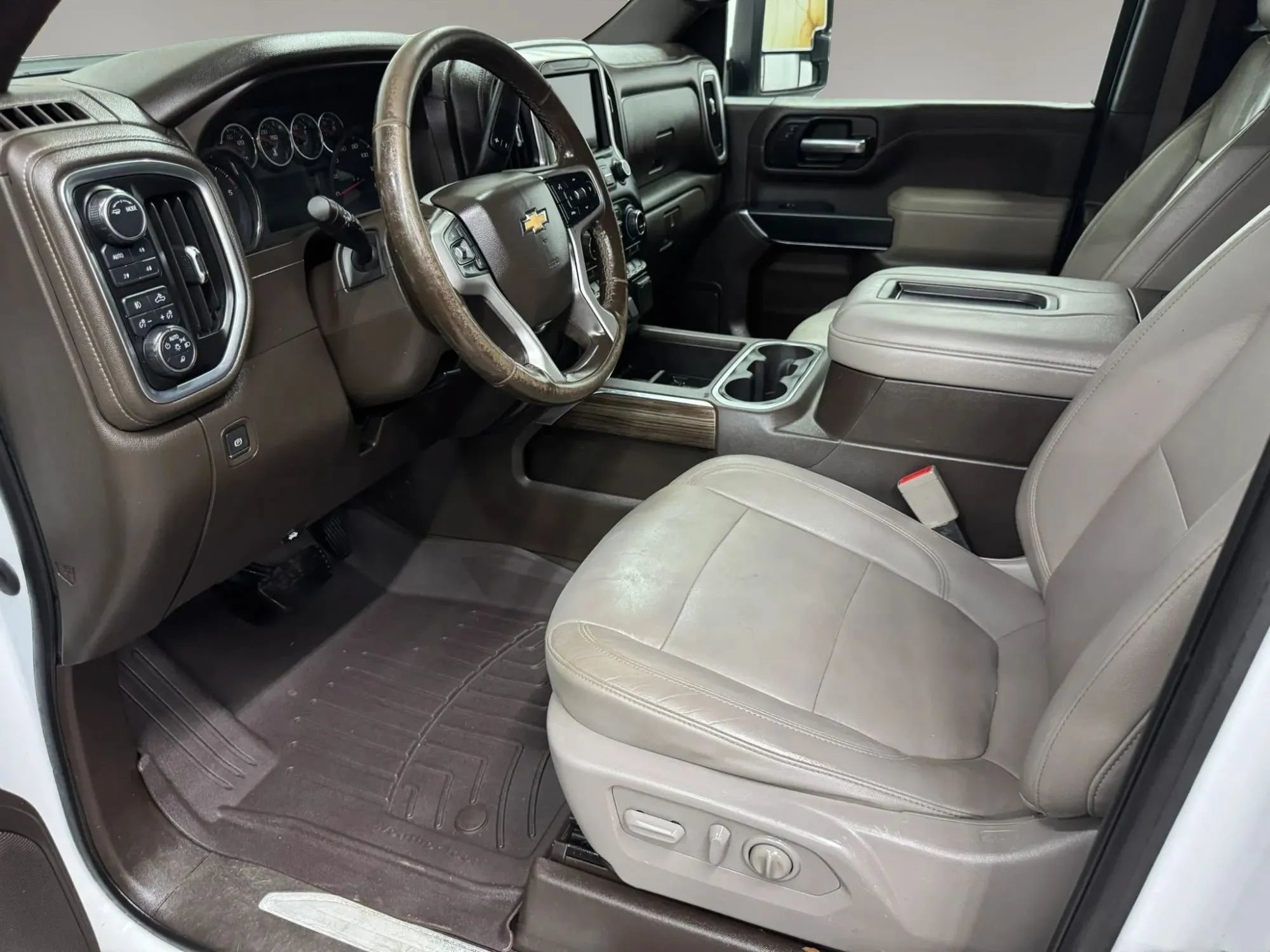 Used 2020 Chevrolet Silverado 3500 LT w/ All Star Edition AWD/4WD image 9
