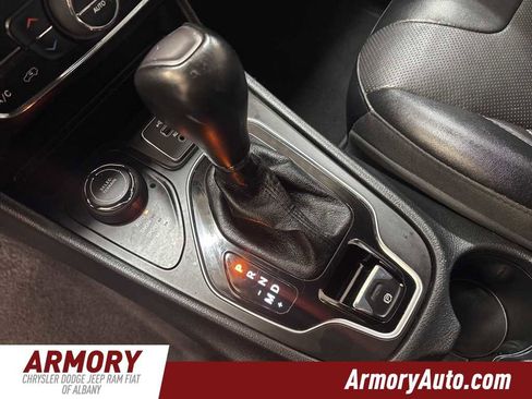 Used 2023 Jeep Cherokee Altitude Lux image 20